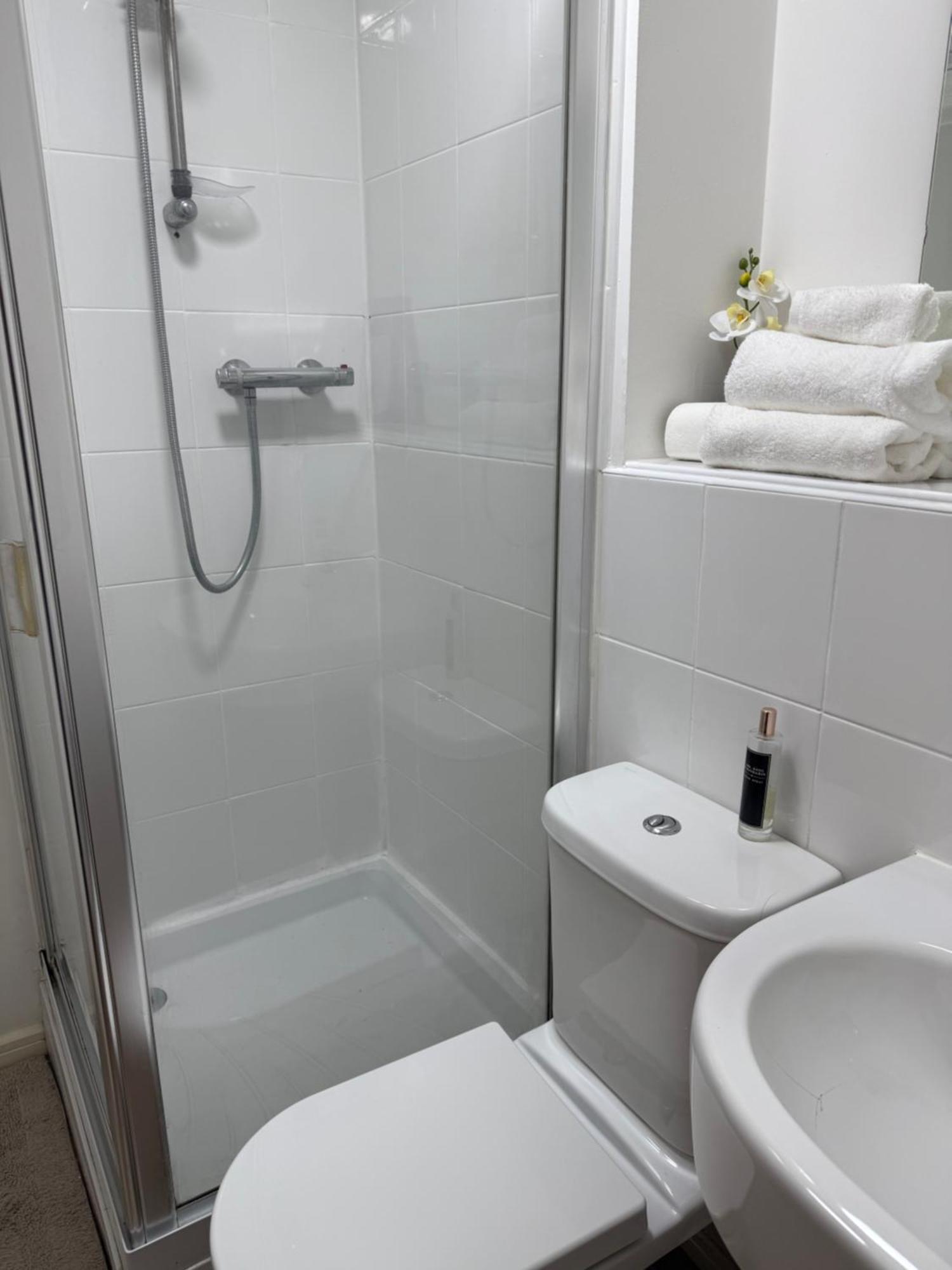 Cozy In A Shared Flat By Etihad And Coop Live Arena Homestay
